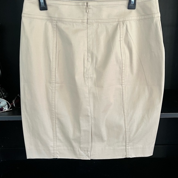 ANN TAYLOR Khaki Pencil Skirt Ladies Size 10P New with Tags Smoke Free Home - Picture 2 of 6